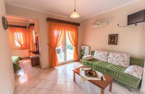 Chrisi Ammoudia Apartment | Anna Apartments
