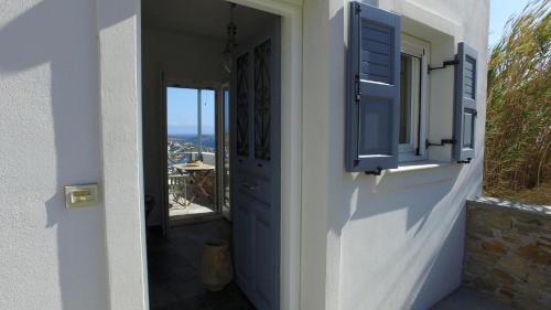 Azolimnos House | Anna