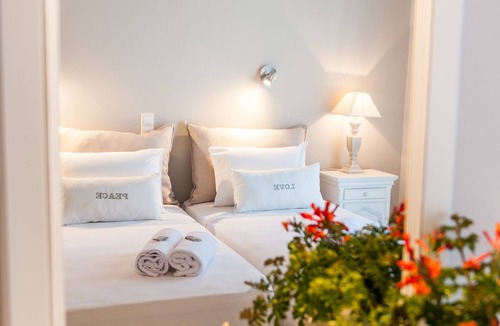 Parikia Hotel | Anna Platanou Hotel