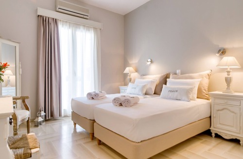 Parikia Hotel | Anna Platanou Hotel