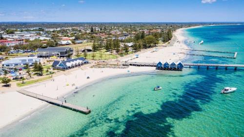 West Busselton House | Anne's Retreat - Busselton
