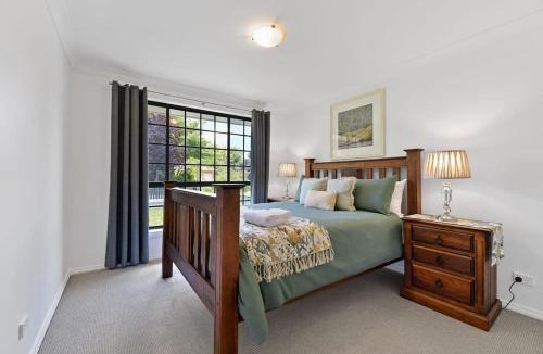 Bletchington House | Anson Abode - CBD Home, Modern Sophistication