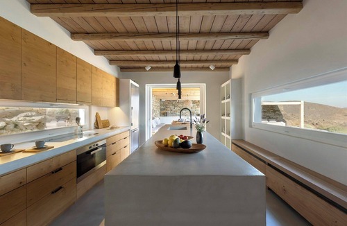 Exomvourgo Villa | Apanemi - Five Bedroom Villa, Sleeps 9