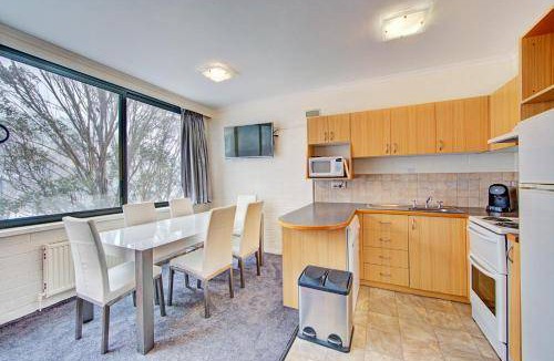Falls Creek Apartment | Apartment ∙ 2 bedrooms ∙ 4 guests