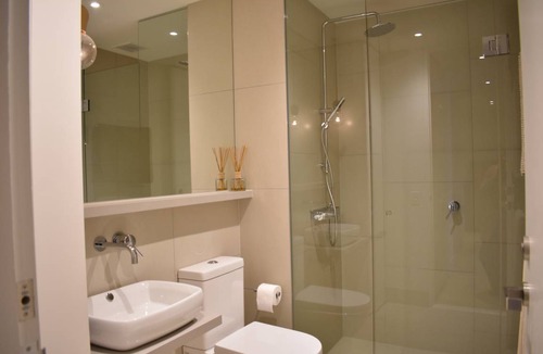 Richmond North Apartment | Apartment ∙ 2 bedrooms ∙ 4 guests