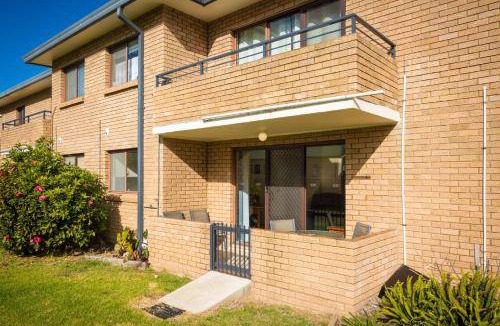 Narooma Apartment | Apartment ∙ 2 bedrooms ∙ 5 guests
