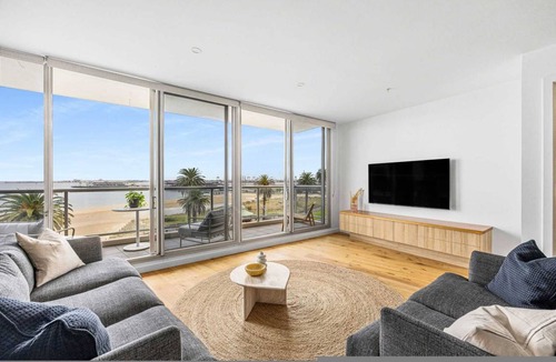 Port Melbourne Apartment | Apartment ∙ 3 bedrooms ∙ 6 guests