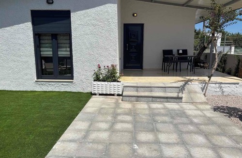 Vari-Voula-Vouliagmeni Apartment | Apartment 5 min from Varkiza Beach, near Vouliagmeni& 15 min from Athens Airport