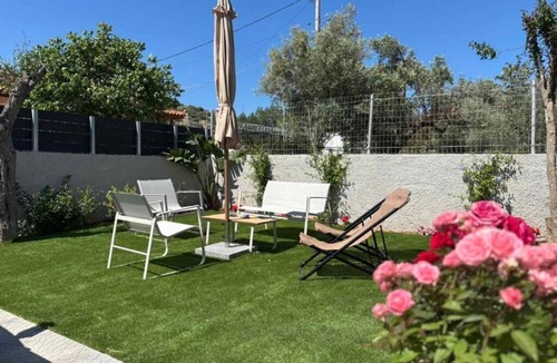 Vari-Voula-Vouliagmeni Apartment | Apartment 5 min from Varkiza Beach, near Vouliagmeni& 15 min from Athens Airport
