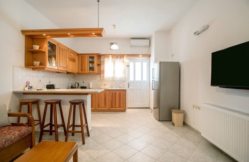 Naxos Apartment | Apartment 'Bernie House 1' with Mountain View, Wi-Fi and Air Conditioning