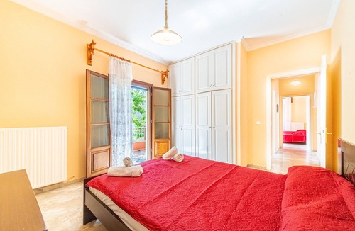 Ipsos Apartment | Apartment 'Christina' with Shared Terrace, Wi-Fi and Air Conditioning