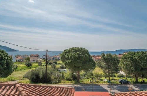 Foinikounta Apartment | Apartment 'Chroma' with Sea View, Wi-Fi and Air Conditioning