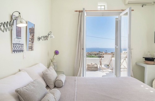 Agios Ioannis Apartment | Apartment In A Hotel 'Anemos Standar Double Room 2' with Sea View, Wi-Fi and Air Conditioning