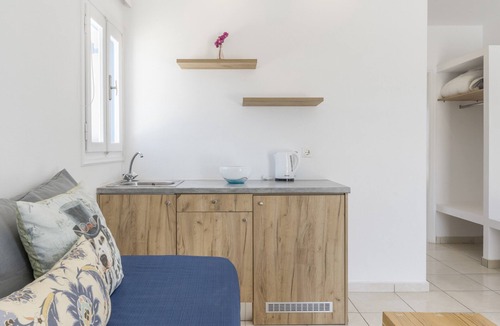 Agios Georgios Apartment | Apartment in A Hotel 'Junior Suite Sea View B&B For 3 Guests'
