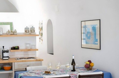Finikia Apartment | Apartment in A Hotel 'Luxury Winery Cave' with Wi-Fi and Air Conditioning