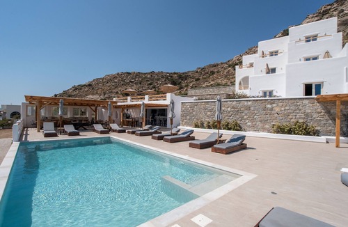 Mikri Vigla Apartment | Apartment In A Hotel 'Naxos Earth Suites Bamboo' with Sea View, Wi-Fi and Air Conditioning