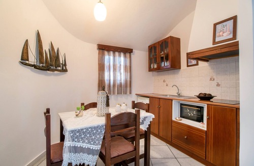 Agios Prokopios Apartment | Apartment In A Hotel 'Sun Rock Boutique - Villa Menexes' with Sea View, Wi-Fi and Air Conditioning