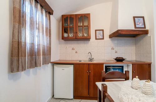 Agios Prokopios Apartment | Apartment In A Hotel 'Sun Rock Boutique - Villa Menexes' with Sea View, Wi-Fi and Air Conditioning