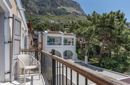 Mirties Apartment | Apartment 'Kalydna Sea Side View' with Shared Garden, Wi-Fi and Air Conditioning