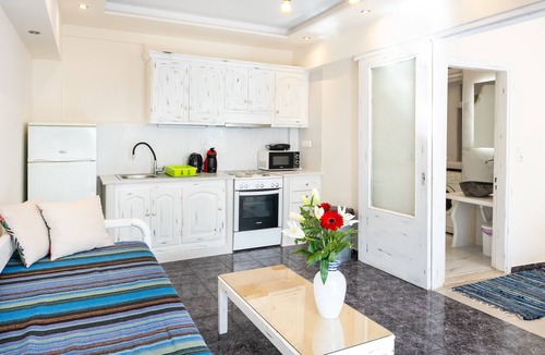 Old Town Naxos Apartment | Apartment 'Lethe House' with Balcony, Wi-Fi and Air Conditioning
