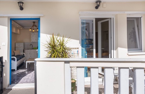 Old Town Naxos Apartment | Apartment 'Lethe House' with Balcony, Wi-Fi and Air Conditioning
