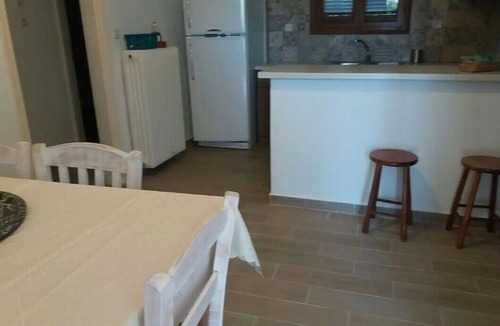 Edipsos Apartment | Apartment 'Μaria's House 1' with Private Terrace, Shared Garden and Air Conditioning