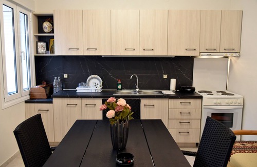 Anaxos Apartment | Apartment 'Nicol' with Mountain View, Terrace and Air Conditioning