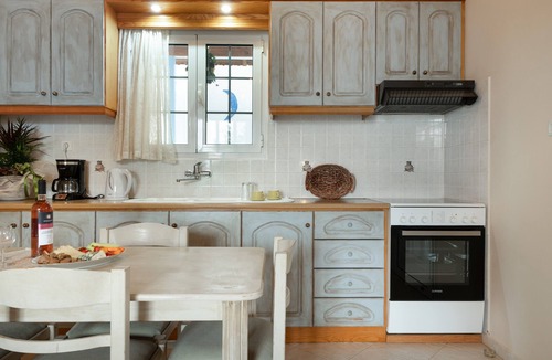 Panormos Apartment | Apartment 'No 5' with sea view, Wi-Fi and air conditioning