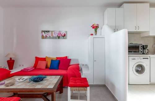 Agios Ioannis Apartment | Apartment 'Paris House' with Sea View, Wi-Fi and Air Conditioning