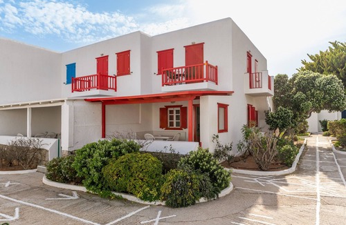 Agios Ioannis Apartment | Apartment 'Paris House' with Sea View, Wi-Fi and Air Conditioning