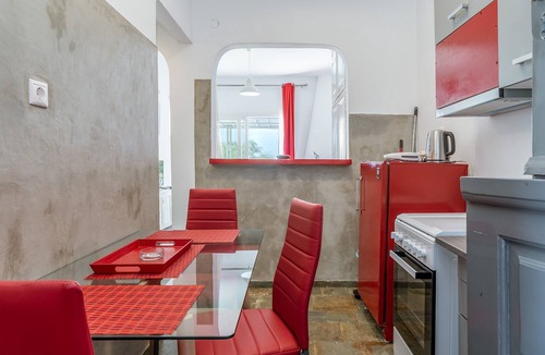 Agios Sostis Apartment | Apartment 'Porfira' with Private Garden, Wi-Fi and Air Conditioning