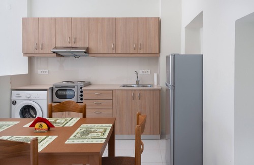 Kos Town Apartment | Apartment 'Port House' with Sea View, Wi-Fi and Air Conditioning