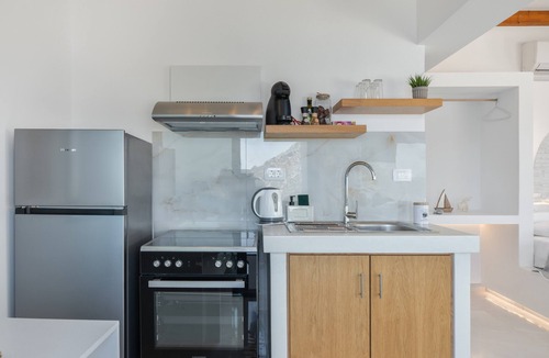 Mirties Apartment | Apartment 'Regina 2' with Sea View, Wi-Fi and Air Conditioning