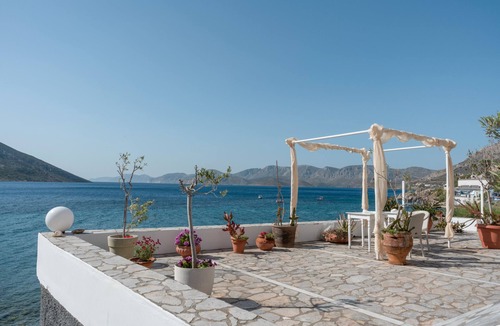 Massouri Apartment | Apartment 'Sapfo Double Or Twin Sea View' with Shared Garden, Wi-Fi and Air Conditioning