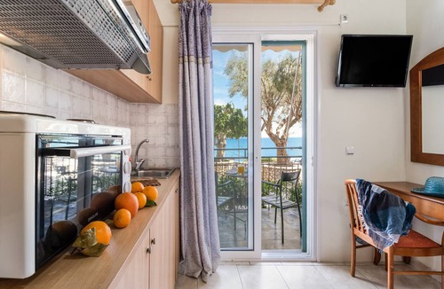 Nikiana Apartment | Apartment-Studio "Nikiana Club - Studio 2" with Sea View & Wi-Fi