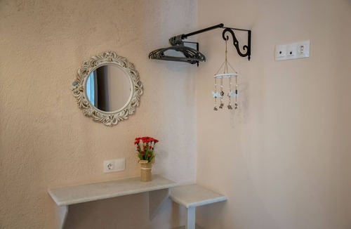 Engarai Apartment | Apartment 'Studios Kapsali 3' with Sea View, Wi-Fi and Air Conditioning