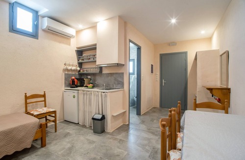 Engarai Apartment | Apartment 'Studios Kapsali 2' with Sea View, Wi-Fi and Air Conditioning