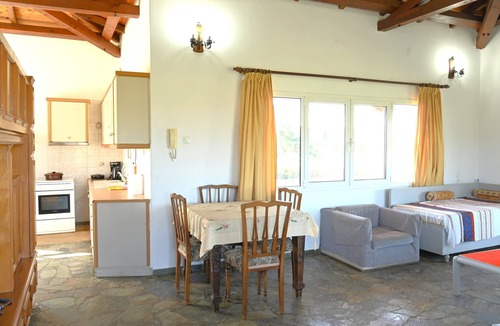 Kilada Apartment | Apartment 'The Rustic Archontiko' with Sea View