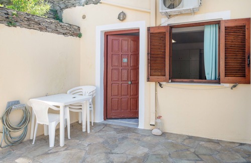 Mpatsi Apartment | Apartment 'Triple Comfort Studio' with Shared Garden and Wi-Fi