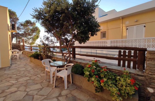 Mpatsi Apartment | Apartment 'Triple Comfort Studio' with Shared Garden and Wi-Fi