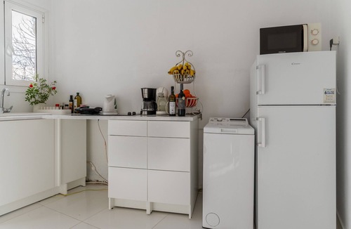 Kallithea Apartment | Apartment 'Unique Stays in Athens' with Shared Terrace, Wi-Fi and Air Conditioning