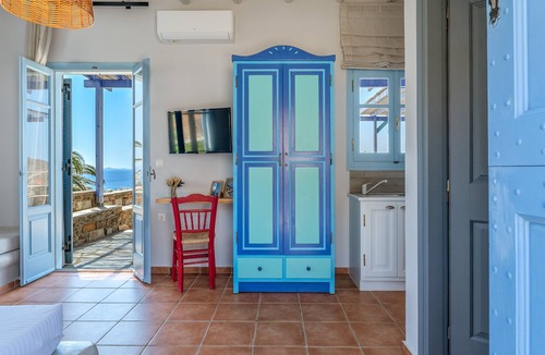 Agios Ioannis Apartment | Apartment 'Unit 1' with Sea View, Wi-Fi and Air Conditioning