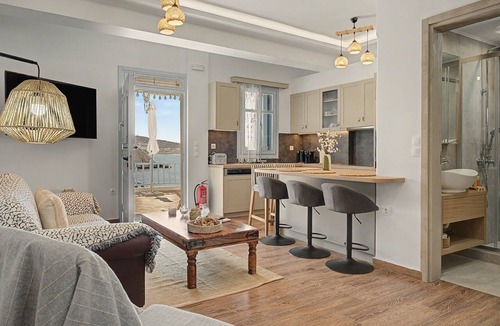 Finiki Apartment | Apartment 'Villa1' with Sea View, Wi-Fi and Air Conditioning