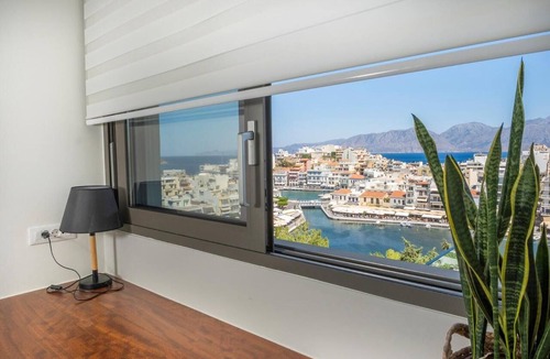 Agios Nikolaos Apartment | Apartment 'With Lake View, Jacuzzi' with Sea View, Wi-Fi and Air Conditioning