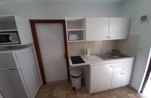 Dafnata Apartment | Apartment with Sea Views & Pool