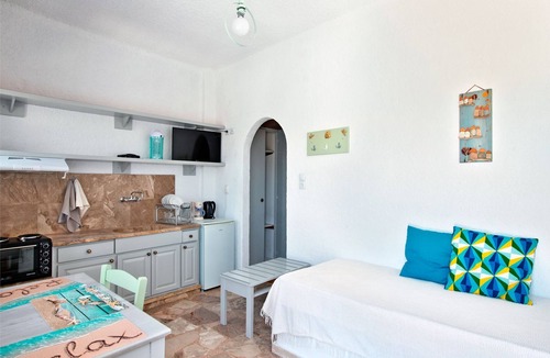 Ferma Apartment | Apartments with garden view, Crete, Ierapetra