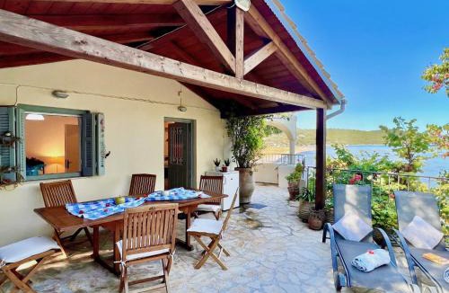 Apraos Villa | Apraos Beachfront House by DadoVillas