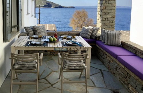 Vourkari Apartment | "Aqua Blue", a maisonette only 100 meters from the beach of Gialiskari