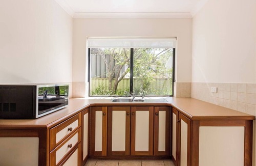 Dunsborough House | Aqua on Green Bikes Kayaks Ocean Views and More