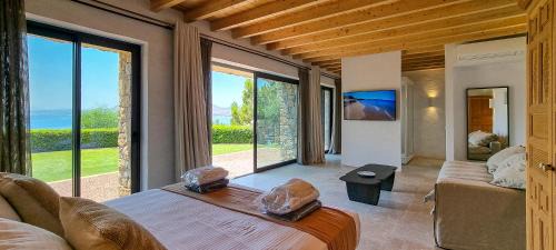 Pefkos Villa | Aquavisionaire Beach Front Villa